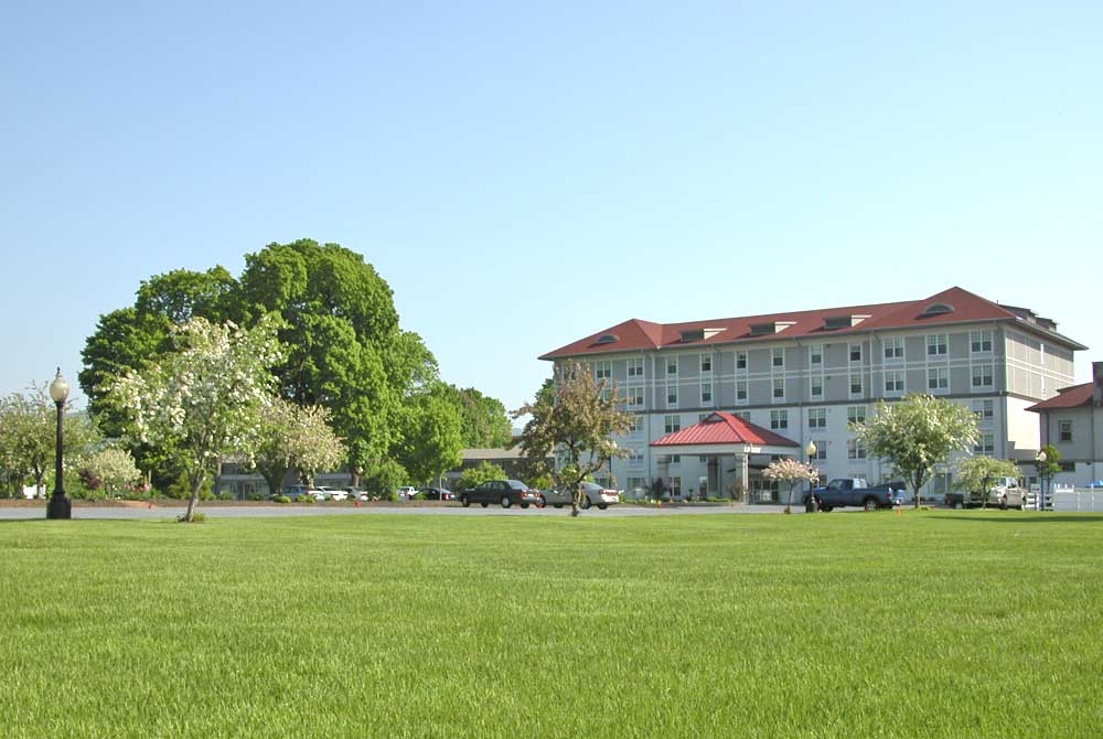 Fort William Henry Hotel and Conference Center Front Lawn