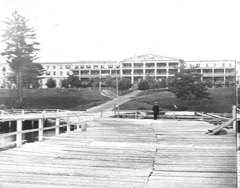 Historic photo of the first Fort William Henry Hotel
