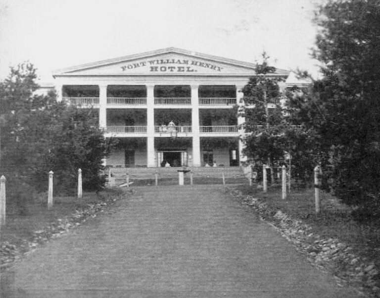 Black and white photo of the first Fort William Henry Hotel entrance